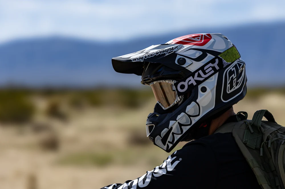 The Ultimate Guide to Custom Motocross Goggles: Performance, Style, and Engineering